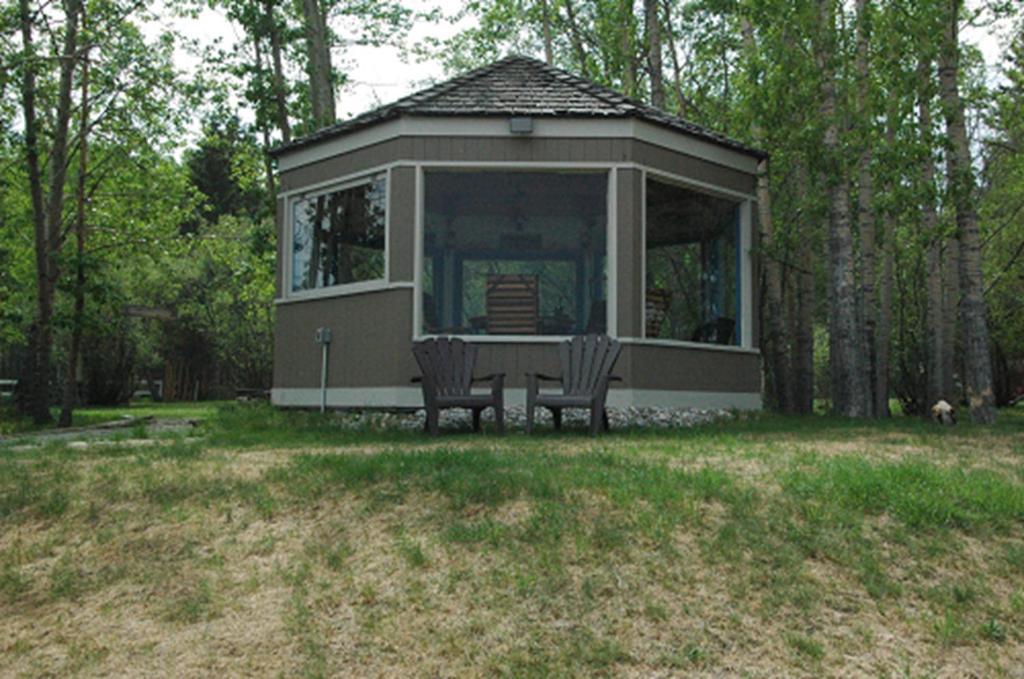 Roundhouse Grotto Bed & Breakfast Calgary Exterior photo